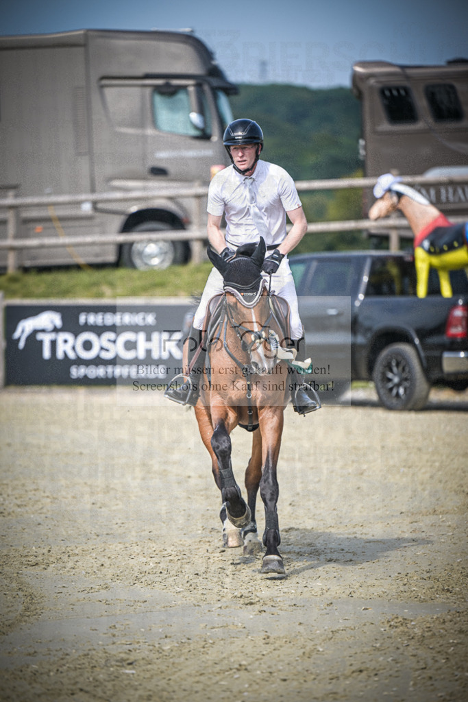 DOS_0141 | Entdecke hochwertige Reitturnierfotos von Foto Oger. Professionell, emotional und authentisch – jetzt Lieblingsmomente im Shop bestellen.Deutschlandweite Turnierfotografie. - Realisiert mit Pictrs.com