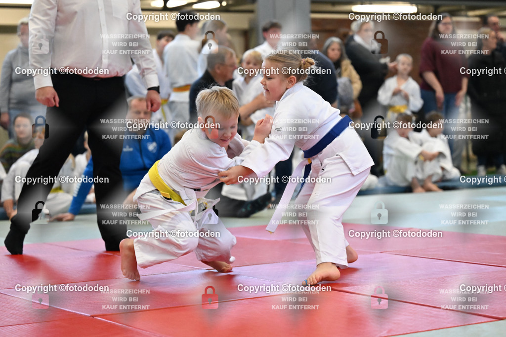 DSC_2579 | Till Niehuisen / TuS Holtriem gegen Charlotte Bär / BSC Burhafe