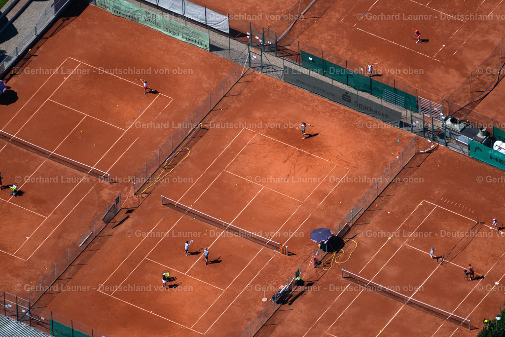 4033158 | FREIBURG IM BREISGAU 30.06.2020 Tennisplatz Sportanlage "Freiburger Tennisclub e.V." an der Schwarzwaldstraße in Freiburg im Breisgau im Bundesland Baden-Württemberg, Deutschland. // Tennis court sports field "Freiburger Tennisclub e.V." on street Schwarzwaldstrasse in Freiburg im Breisgau in the state Baden-Wuerttemberg, Germany. Foto: Gerhard Launer