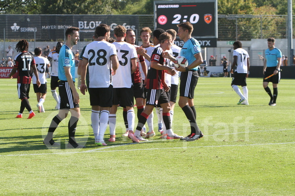 Eintr_Hull_City_08-08-2026 | Spielende Eintracht Frankfurt gewinnt 2:0 gegen Hull City - Realisiert mit Pictrs.com
