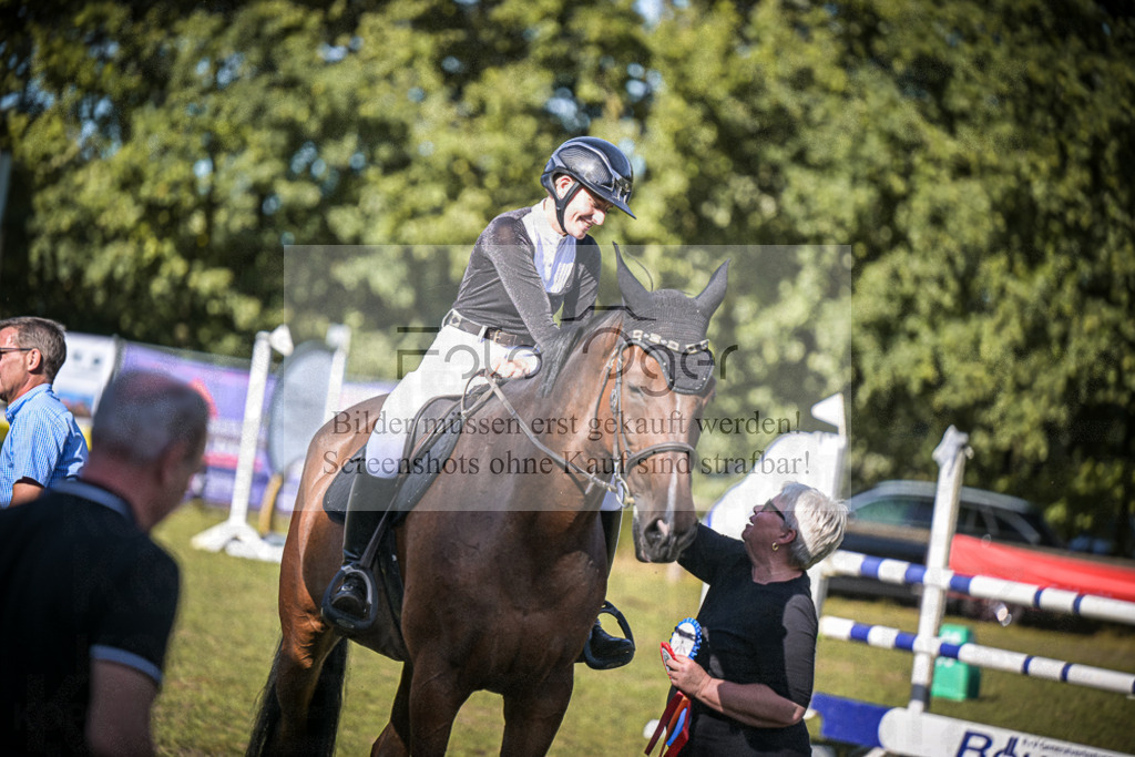 DOS_0031 | Entdecke hochwertige Reitturnierfotos von Foto Oger. Professionell, emotional und authentisch – jetzt Lieblingsmomente im Shop bestellen.Deutschlandweite Turnierfotografie. - Realisiert mit Pictrs.com