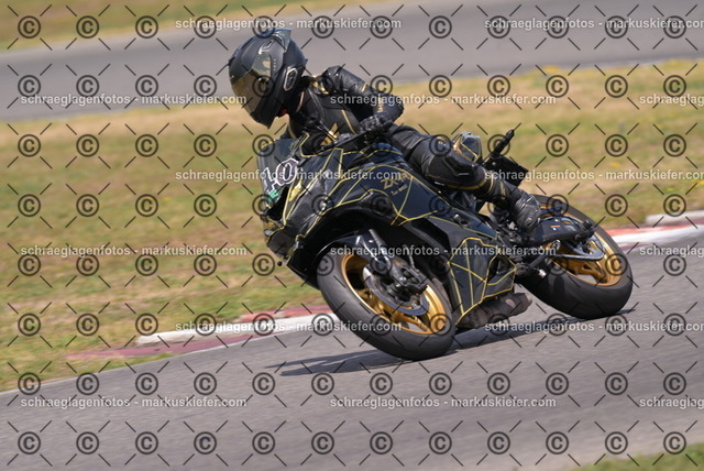 26bt05-1485 | markuskiefer.com - Realisiert mit Pictrs.com