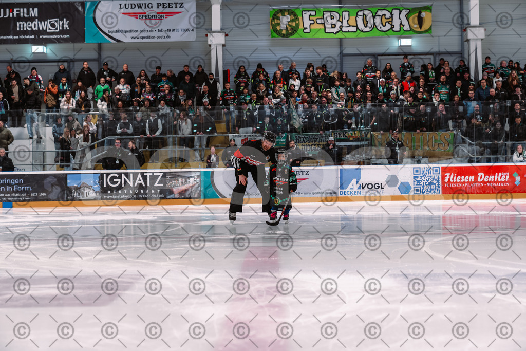 Alligators_vs_Stuttgart_16_11_2025-49 | Höchstadt Alligators Fotogalerie: Eishockey-Action aus Franken. Professionelle Spielfotos, Portraits & Stadionbilder zum Download. Jetzt entdecken! - Realisiert mit Pictrs.com