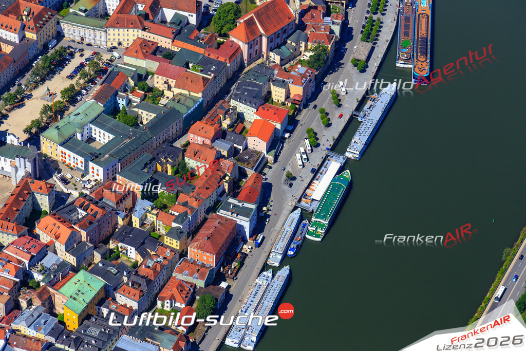 Die Luftaufnahme der Stadt Passau wurde 2017 vom Flugzeug heraus erstellt ( keine Drohne )- hohe Auflösung für beste Qualität