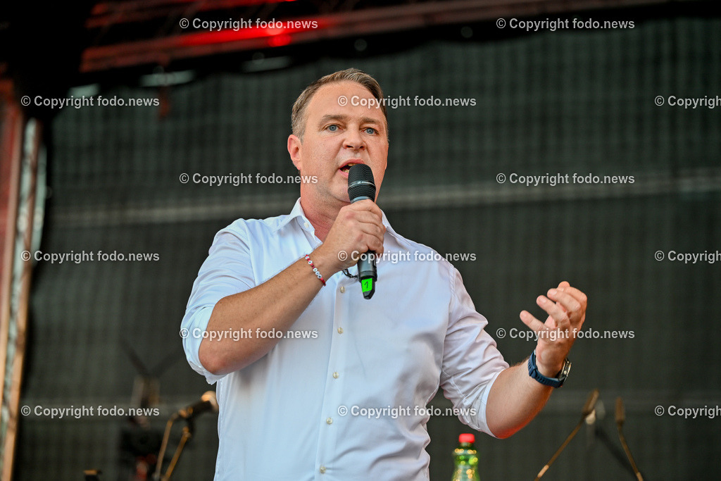 SPOe-Wahlkampfauftakt zur Nationalratswahl 2024_ 29.08.2024-85 | 29.08.2024, Linz, AUT, SPOE Wahlkampfauftakt zur Nationalratswahl 2024 in Linz im Bild Andi Babler (SP, Bundesparteivorsitzender, Spitzenkandidat SPOe)