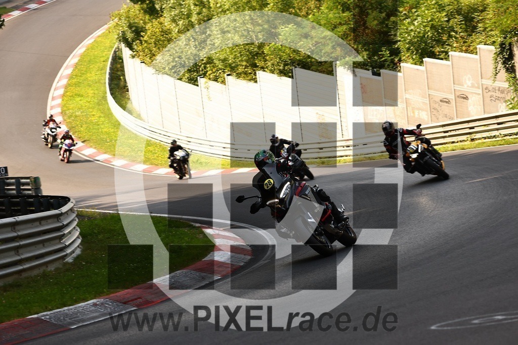0307-20250814_03292 | Schöne Erinnerungen an spannende Momente - das festzuhalten ist unser Job. PIXELrace.de ist seit 2003 auf den Rennstrecken Europas unterwegs um die Action draußen beim Fahren und die wunderbare Stimmung imm Fahrerlager für euch einzufangen.