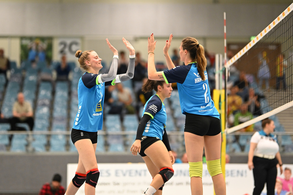 Volleyball I Frauen I Saison 2023-2024 I Dritte Liga Nord I VT Hamburg - Eimsbütteler TV 2 | Der Sportfotograf. - Realisiert mit Pictrs.com