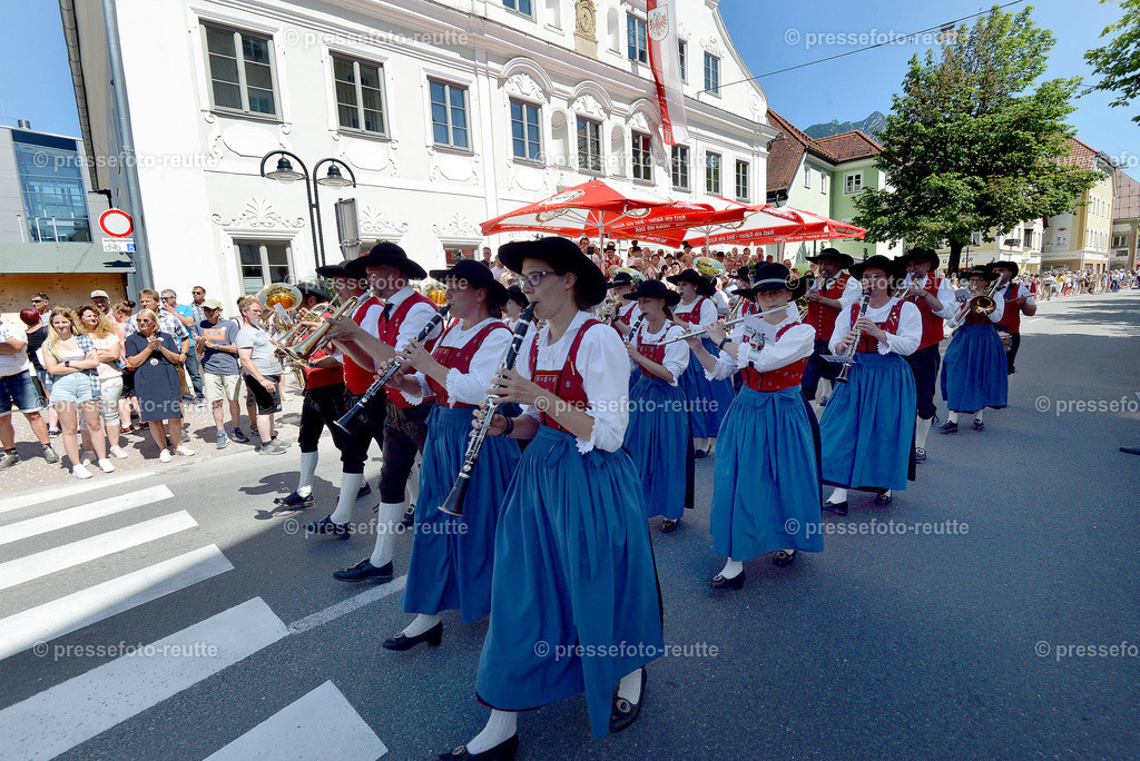 news-2022-Juli17-Musikumzug-Reutte--WTV_3544-Vorderhornbach- | Info aus dem Bezirk Reutte/Ausserfern Tirol sowie eine umfangreiche Bilddatenbank über die gesamte Region: Lechtal, Talkessel Reutte, Tannheimertal, Zwischentoren. Lech, Plansee, Zugspitze, Grenztunnel, B179, Fernpassstraße, Verkehr, Lawinen, Tradition, - Realisiert mit Pictrs.com