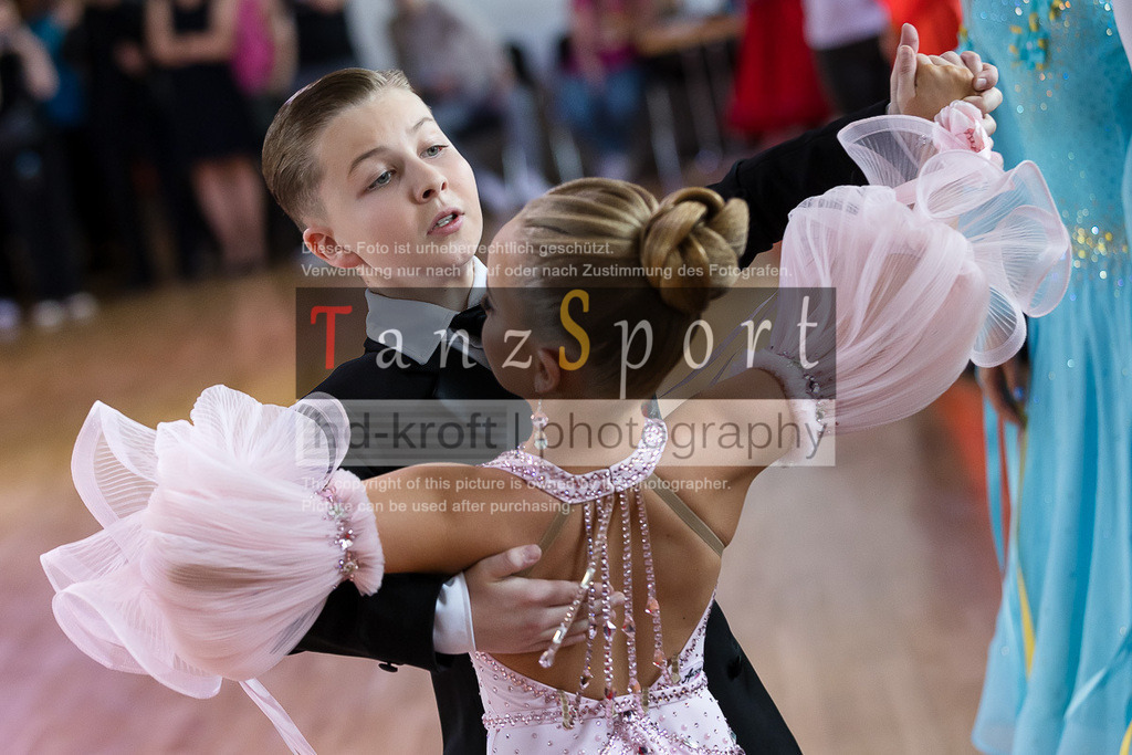 20240615_DM-Jun2-Kombi_08934 | Tanzsportbilder, Standardtanz, Lateintanz, WDSF, DTV, LTVB, dancecomp, goc, hessen tanzt, blaues band der spree, walzer, tango, wiener walzer, slowfox, quickstepp, samba, rumba, cha-cha-cha, paso doble. jive, hd-kroft photography, turniertanzsport