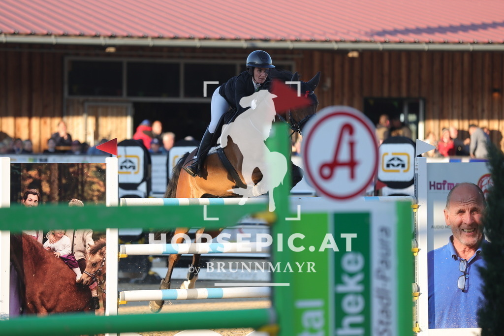 0P6A2662 | Willkommen bei Brunnmayr - Design & Fotografie – Ihrem Spezialisten für Reitturniere und Pferdeveranstaltungen in Oberösterreich, Salzburg und Bayern! Seit über 17 Jahren sind wir leidenschaftlich dabei.