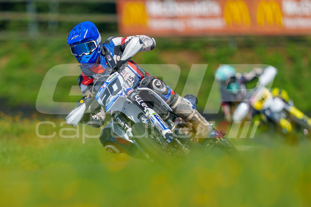 G-Cup + Supermoto Staatsmeisterschaft + Hungarian Supermoto Championship | GRIPcapture steht für authentische Sportfotografie in Österreich – für Momente, die mehr sind als Geschwindigkeit oder Ergebnis. Es geht um Emotion, Spannung, Fokus und den Augenblick, der oft nur einen Wimpernschlag dauert.Ob Motorsport, Teamsport oder 