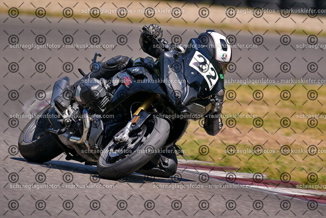 26bt05-1205 | markuskiefer.com - Realisiert mit Pictrs.com