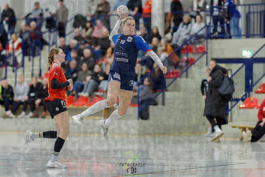 Frauen Regionalliga (HHV); HSG Wettenberg - TV Hüttenberg | Frauen Regionalliga (HHV); HSG Wettenberg - TV Hüttenberg am 06.12.2025 in Launsbach (Wettenberg) (Halle GS Launsbach (Wettenberg))Photo © 2025 - Jörg Heinrich - Realisiert mit Pictrs.com