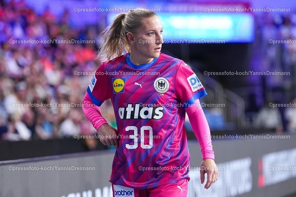 xydrx21092501019 | 21.09.2025, xydrx, Handball, Frauen Länderspiel, Deutschland - Niederlande, YAILA Arena: Jenny Behrend (GER #30)