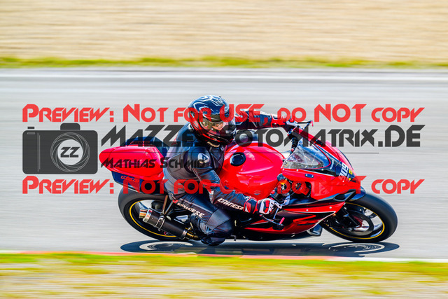 MaZZes_FotoMatrix_240717_6007705_2-300 | GELB