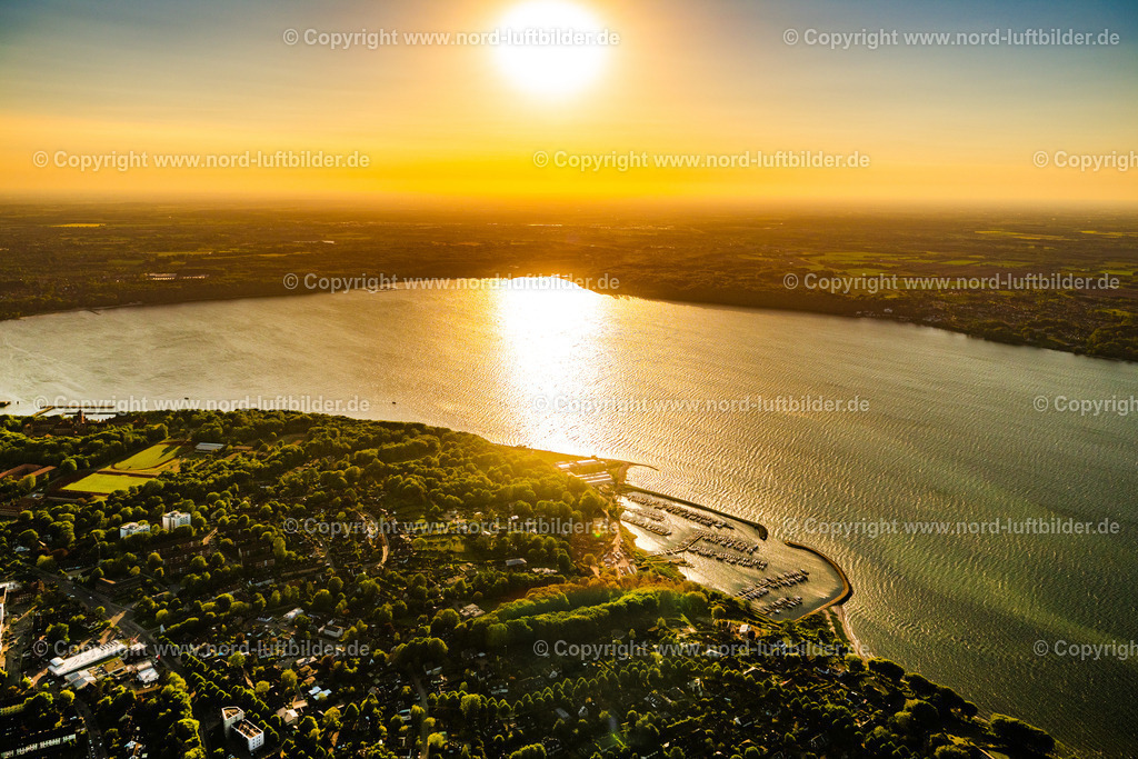 Kiel_Fahrensodde_Segelhafen_Mürwik_ELS_3223170524 | FLENSBURG 17.05.2024 Sportboot und Segelboot Anlegestelle und Bootsliegeplätze im Hafen " Flensburg Yachtclub e.V. " im Ortsteil Mürwik in Flensburg im Bundesland Schleswig-Holstein, Deutschland. Weiterführende Informationen bei: Flensborg-Yacht-Club e.V.. // Pleasure boat and sailing boat mooring and boat moorings in the harbor " Flensburg Yachtclub e.V. " in the district Muerwik in Flensburg in the state Schleswig-Holstein, Germany. Further information at: Flensborg-Yacht-Club e.V.. Foto: Martin Elsen