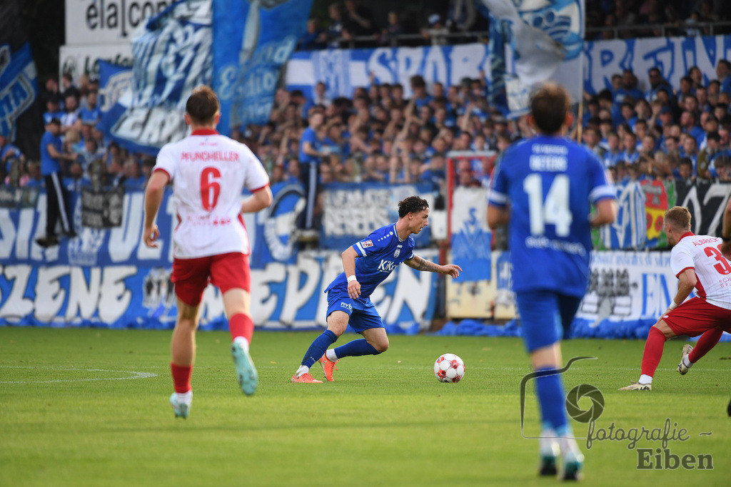 SV Meppen-VfB Lübeck | Herren Regionalliga Nord; SV Meppen (blau)-VfB Lübeck (weiß) am 01.08.2025 in Meppen (Hänsch-Arena), Photo: Philip Eiben 2025 - Realisiert mit Pictrs.com