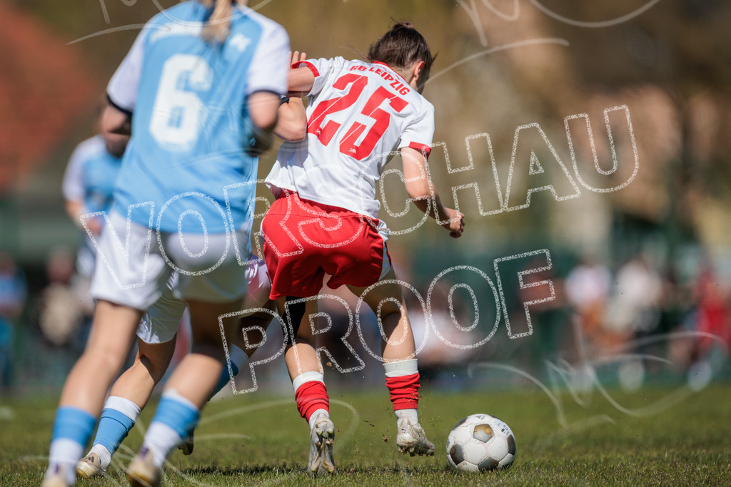 Gipfeltreffen der Frauen: Finale um den Sachsenlotto Landespokal 2026 | Am 1. Mai 2026 trafen im Endspiel des Sachsenlotto Landespokals die Frauen des Chemnitzer FC und die zweite Mannschaft von RasenBallsport Leipzig aufeinander. Vor stimmungsvoller Kulisse kämpften beide Teams ab 15:00 Uhr um die begehrte Trophäe des sächsischen Fußballs. Diese Galerie zeigt die Highlights, packende Zweikämpfe und die emotionalsten Momente des Finaltags. - Realisiert mit Pictrs.com