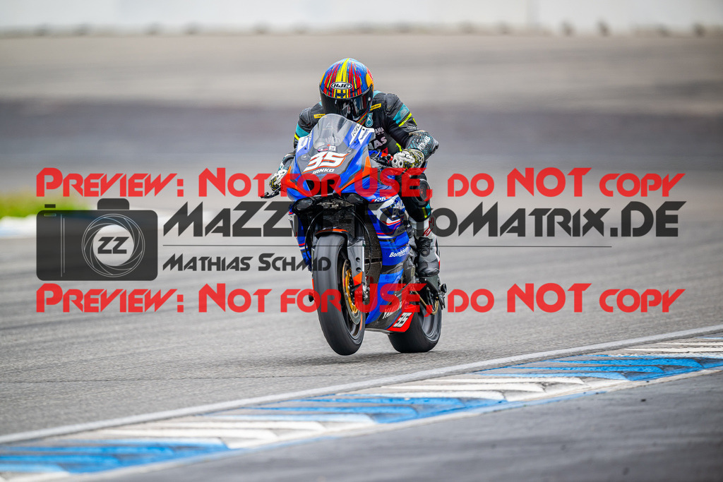 MaZZes_FotoMatrix_240702_6007705_8030 | WEISS