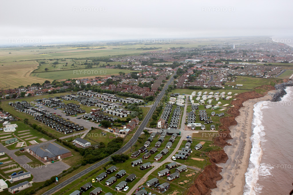 Vue aérienne: Vue de la ville à Hollym dans le département Angleterre, Grande Bretagne. Photo: IMG_58814.jpg prise le 20/07/2013 par Werner Riehm/FLY-FOTO.eu – Résolution de l'original: 4752 x 3168 px