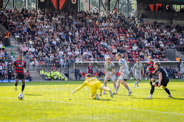 German 3rd Division, Viktoria Koeln vs. Alemannia Aachen, 10.05.2026 | KOELN, GERMANY - MAY 10, 2026:  Lars Gindorf (Alemannia Aachen, 23) celebrates scoring his team's third goal with teammates during the 3rd division match on gameday 37 between Viktoria Koeln vs. Alemannia Aachen at the Sportpark Hoehenberg on May 10, 2026 in Koeln, Germany. DFL REGULATIONS PROHIBIT ANY USE OF PHOTOGRAPHS AS IMAGE SEQUENCES AND/OR QUASI-VIDEO.