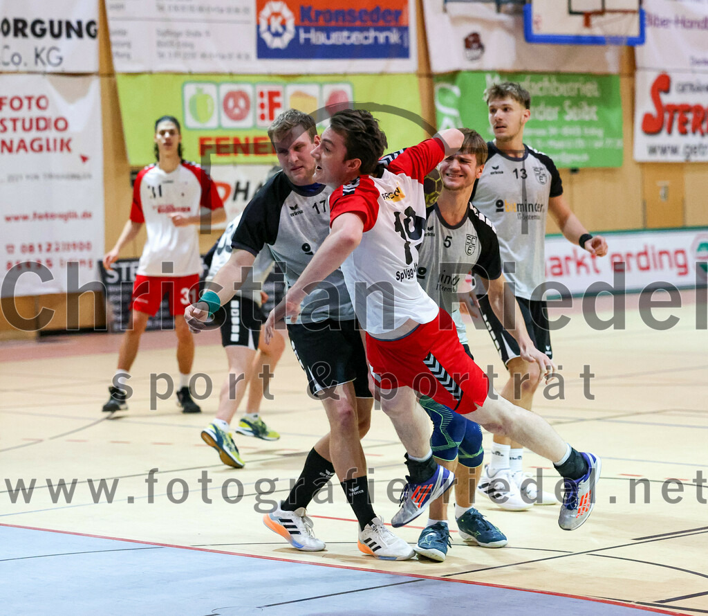 2023-01-21_095_SpVgg_Altenerding_gegen_SC_Eching | Erding, Deutschland, 21.01.2023:
Handball, Bezirksoberliga Männer 2022 / 2023, 12. Spieltag, SpVgg Altenerding gegen SC Eching, Endergebnis: 29:34

Thomas Landsmann (SC Eching, #17), Quirin Huber (SpVgg Altenerding, #19), Simon Pfannes (SC Eching, #5)

Foto: Christian Riedel / fotografie-riedel.net
