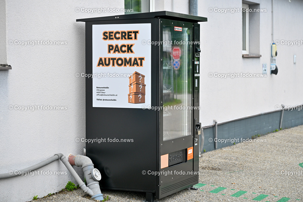 Steyr_ Secret Pack Automat_ 08.05.2024-1 | 08.05.2024, Steyr, AUT, Steyr, im Bild Secret Pack Automat, nicht abgeholte Pakete, Amazon