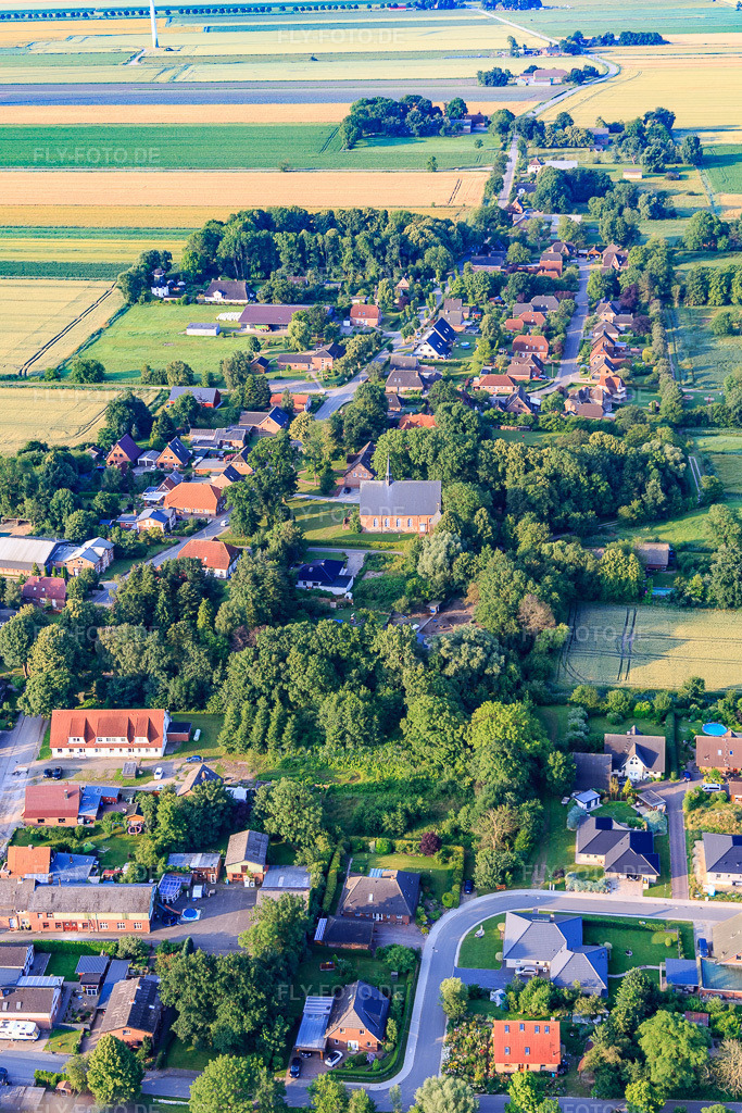 Luftbild: Ortsansicht von Norden in Barlt im Bundesland Schleswig-Holstein in Deutschland. Foto: IMG_0007107.jpg vom 11.07.2021 durch Werner Riehm/FLY-FOTO.de