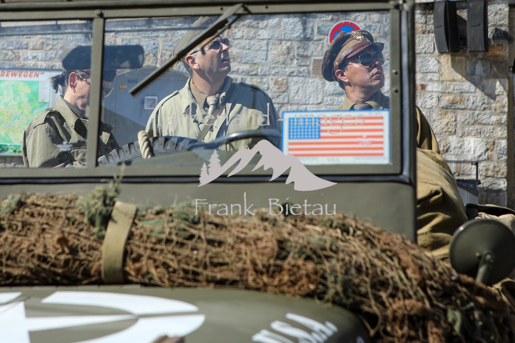 OE7A6777 | Historische Militärfahrzeuge aus Regen unterwegs zur Parade zum Tag der Befreiung in Pilsen