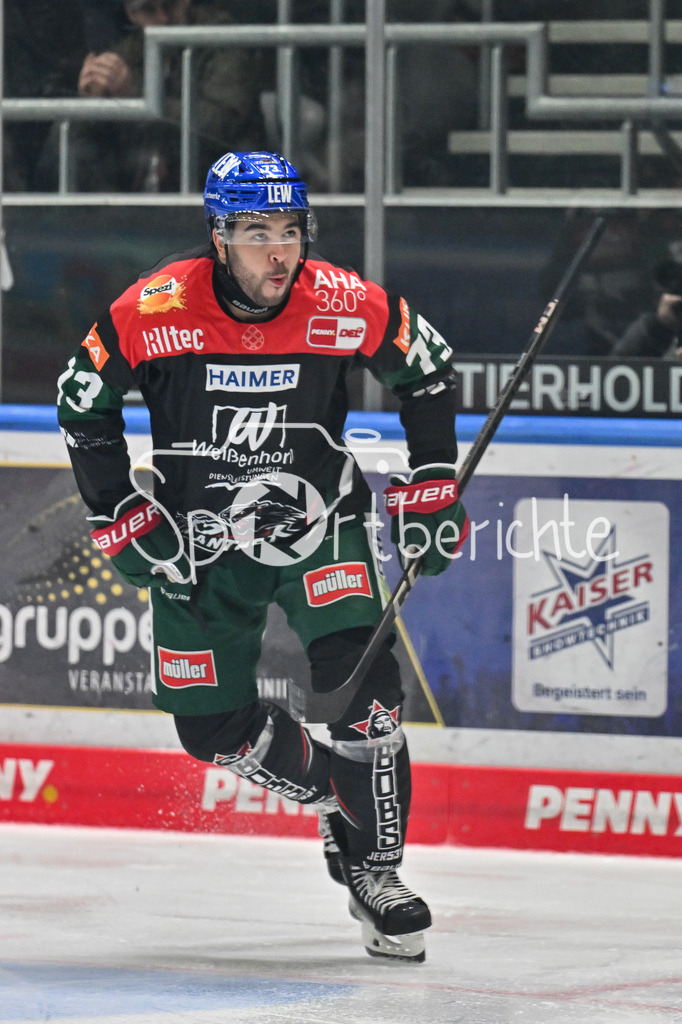 Augsburger Panther - Nürnberg Ice Tigers | Jubel der Panther nach dem Treffer zum 1-0 durch Nicholas BAPTISTE (Augsburger Panther 73) / Freude / happy / Tor / Torschuetze / DEL: Augsburger Panther - Nuernberg Ice Tigers, Curt Frenzel Stadion am 03.01.2025