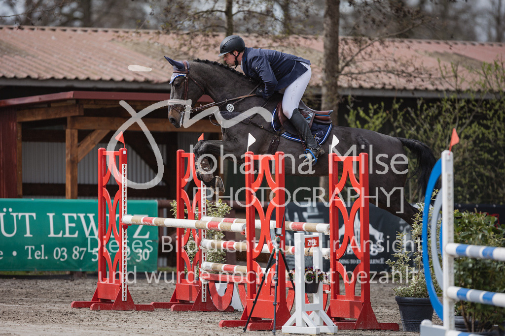 230411_Mühlen_03SprPf-L-373 | Deine schönsten Turniermomente als professionelle Fotos! Entdecke hochwertige Pferdesport-Fotografie im Online-Shop. Jetzt Fotos finden & bestellen!