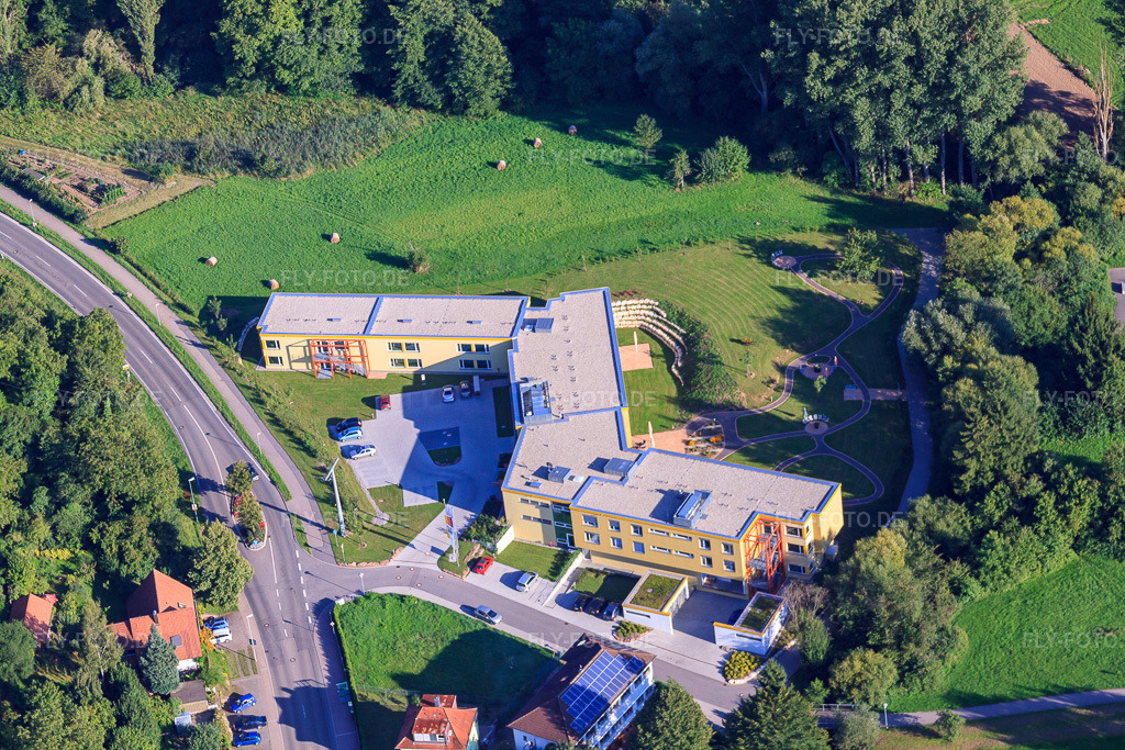Luftbild: Seniorenzentrum Keltern im Ortsteil Ellmendingen in Keltern im Bundesland Baden-Württemberg in Deutschland. Foto: IMG_32423.jpg vom 21.08.2010 durch Werner Riehm/FLY-FOTO.de