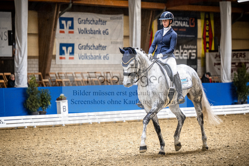 DOS_2964 | Entdecke hochwertige Reitturnierfotos von Foto Oger. Professionell, emotional und authentisch – jetzt Lieblingsmomente im Shop bestellen.Deutschlandweite Turnierfotografie. - Realisiert mit Pictrs.com