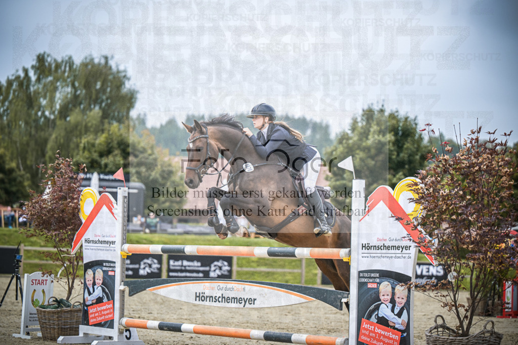 DOS_2357 | Entdecke hochwertige Reitturnierfotos von Foto Oger. Professionell, emotional und authentisch – jetzt Lieblingsmomente im Shop bestellen.Deutschlandweite Turnierfotografie. - Realisiert mit Pictrs.com