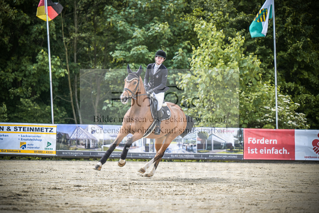 DOS_4538 | Entdecke hochwertige Reitturnierfotos von Foto Oger. Professionell, emotional und authentisch – jetzt Lieblingsmomente im Shop bestellen.Deutschlandweite Turnierfotografie. - Realisiert mit Pictrs.com