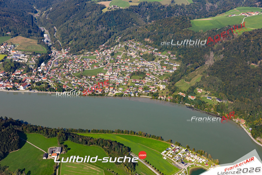 Das Luftbild der Stadt Obernzell wurde 2020 vom Flugzeug heraus erstellt (keine Drohne) Aufnahmehöhe ca.400 Meter- hohe Auflösung und Qualität garantiert!