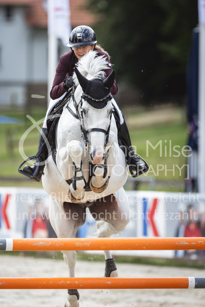 240714_BHO_M2-Spr-2-379 | Deine schönsten Turniermomente als professionelle Fotos! Entdecke hochwertige Pferdesport-Fotografie im Online-Shop. Jetzt Fotos finden & bestellen!