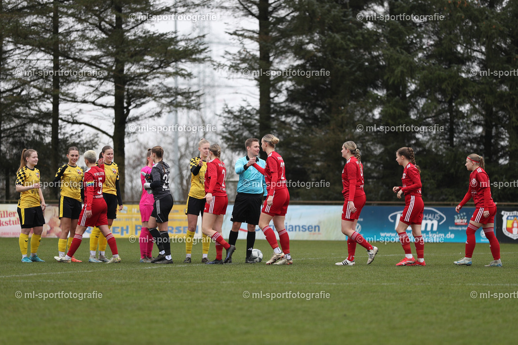 Fußball I Frauen I Saison 2025/2026 I Oberliga Schleswig-Holstein I 14. Spieltag I SV Frisia 03 Risum-Lindholm - SV Wahlstedt | ml-sportfotografie - Realisiert mit Pictrs.com