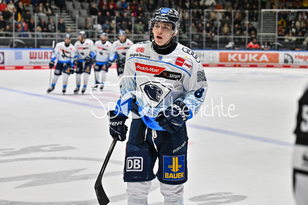 Augsburger Panther - ERC Ingolstadt | Jubel der Gaeste nach dem Treffer zum 2-5 druch Philipp KRAUSS (ERC Ingolstadt #8) /  Freude / Happy / Tor / Torschuetze / DEL: Augsburger Panther - ERC Ingolstadt, Curt Frenzel Stadion am 26.01.2025