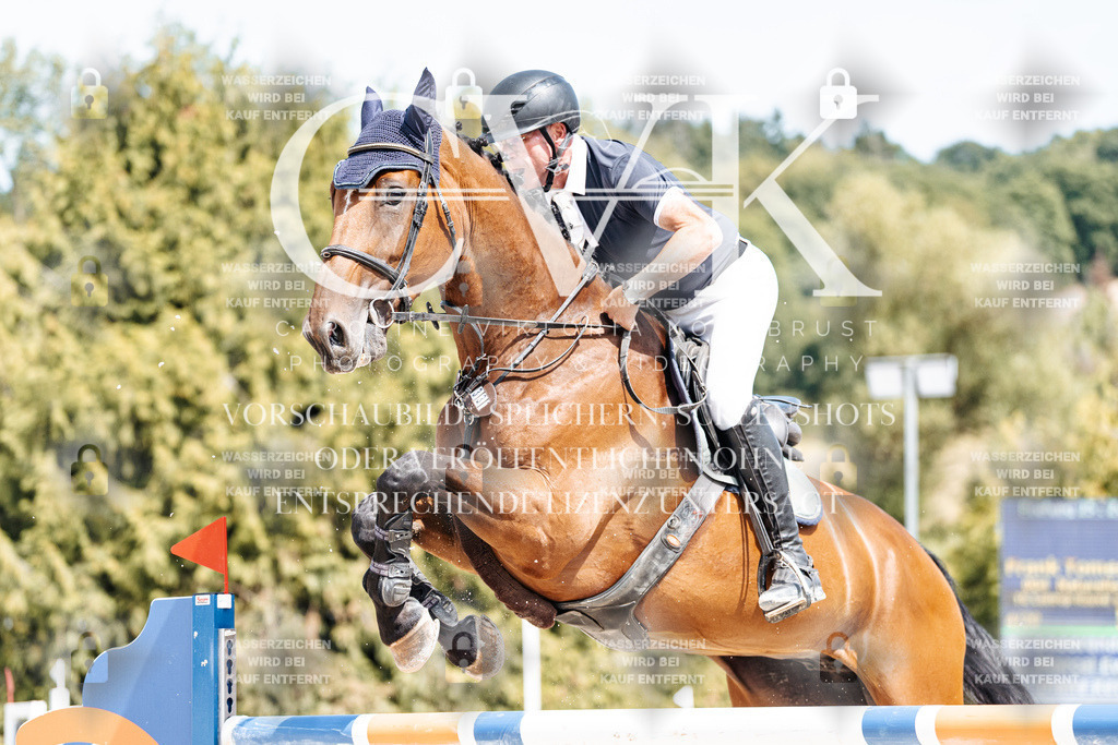 CK904858 | Turnierfotografie Pferdefotografie Trier Rheinland-Pfalz Pferdesport Reitsport Tierfotografie Sportfotografie Pferdevideo Pferdevideografie Equestrianvideography equestrianphotography  - Realisiert mit Pictrs.com