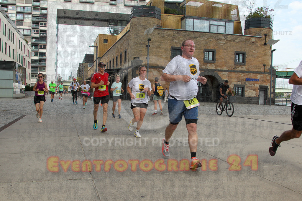 250920_1325_EV4_5512 | Sportfotografie im Rhein-Sieg Kreis, Köln, Bonn, NRW, Rheinland Pfalz, Hessen, etc. Unser Tätigkeitsfeld umfasst den Laufsport vom Volkslauf über den Marathon, Duathlon, Triathon bis zum Ultralauf wie Kölnpfad Ultra oder Schindertrail.