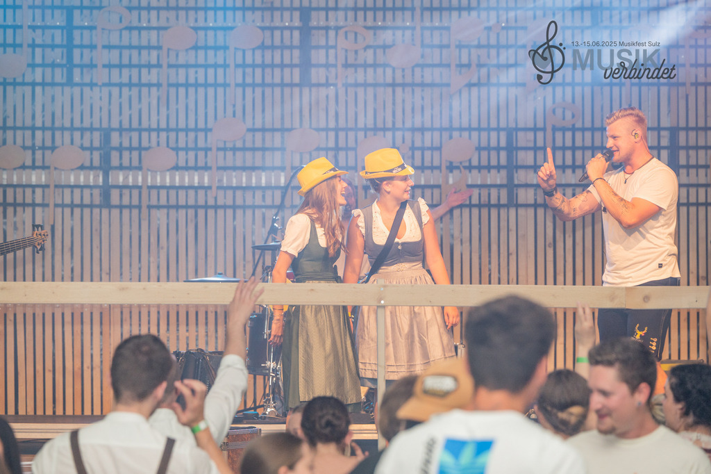 DSC_3829 | "Fussifoto.com – Ihr Ansprechpartner für hochwertige Fotografie! Entdecken Sie kreative Bilder und professionelle Dienstleistungen. Kontaktieren Sie uns für Ihre Projekte!"