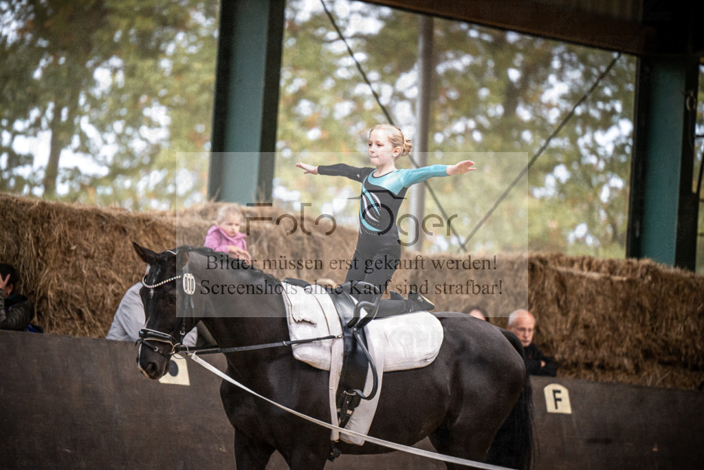 DOS_0073 | Entdecke hochwertige Reitturnierfotos von Foto Oger. Professionell, emotional und authentisch – jetzt Lieblingsmomente im Shop bestellen.Deutschlandweite Turnierfotografie. - Realisiert mit Pictrs.com