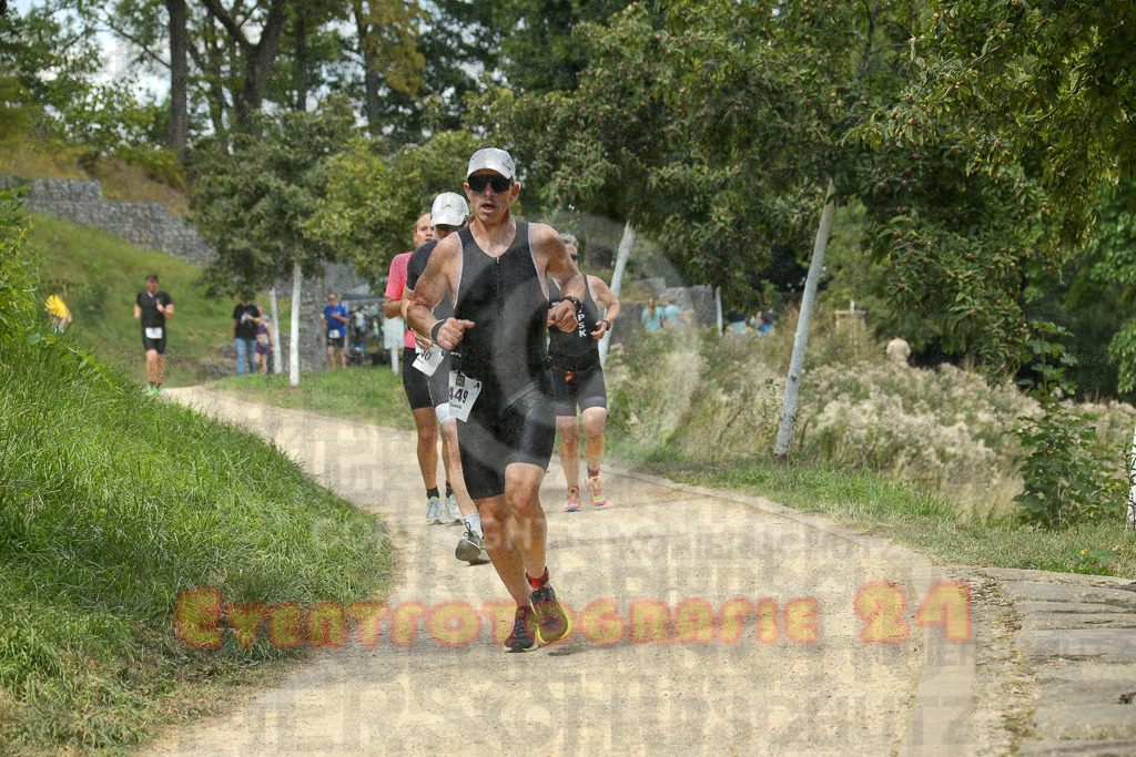 250824_1341_EX1_3240 | Sportfotografie im Rhein-Sieg Kreis, Köln, Bonn, NRW, Rheinland Pfalz, Hessen, etc. Unser Tätigkeitsfeld umfasst den Laufsport vom Volkslauf über den Marathon, Duathlon, Triathon bis zum Ultralauf wie Kölnpfad Ultra oder Schindertrail.
