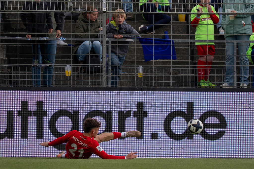 Stuttgarter Kickers vs. SG Sonnenhof Großaspach, Fussball, Regionalliga Suedwest, 34. Spieltag, 16.05.2026 | Luca Molinari (SG Sonnenhof Großaspach, #21),Stuttgarter Kickers vs. SG Sonnenhof Großaspach, Fussball, Regionalliga Suedwest, 34. Spieltag, 16.05.2026
