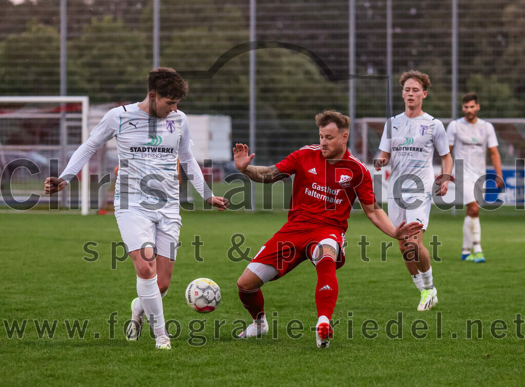 2023-08-01_006_FC_Finsing_gegen_SpVgg_Altenerding | Finsing, Deutschland, 01.08.2023:
Fußball, TOTO Pokal 2023 / 2024, 1. Spieltag, FC Finsing gegen SpVgg Altenerding, Endergebnis: 0:5

Tobias Lamm (SpVgg Altenerding, #16), Christopher Biendl (FC Finsing, #7), Marc Winkelmann (SpVgg Altenerding, #20)

Foto: Christian Riedel / fotografie-riedel.net