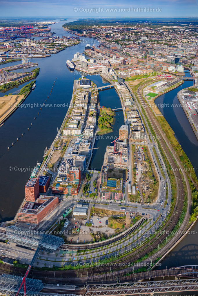 Hamburg_Baakenhafen_ELS_7440200925 | HAMBURG 20.09.2025 Baustellen für Wohn- und Geschäftshäuser im Baakenhafen entlang der der Baakenallee in der HafenCity in Hamburg, Deutschland. Weiterführende Informationen bei: AUG. PRIEN Bauunternehmung (GmbH & Co. KG),  BVE Bauverein der Elbgemeinden eG,  Baugenossenschaft Hamburger Wohnen eG,  HafenCity Hamburg GmbH,  Johann Daniel Lawaetz-Stiftung,  Richard Ditting GmbH & Co. KG,  bof architekten,  florian krieger - architektur und städtebau gmbh. // Construction sites for residential and commercial buildings in the Baakenhafen along the Baakenallee in HafenCity in Hamburg, Germany. Further information at: AUG. PRIEN Bauunternehmung (GmbH & Co. KG),  BVE Bauverein der Elbgemeinden eG,  Baugenossenschaft Hamburger Wohnen eG,  HafenCity Hamburg GmbH,  Johann Daniel Lawaetz-Stiftung,  Richard Ditting GmbH & Co. KG,  bof architekten,  florian krieger - architektur und staedtebau gmbh. Foto: Martin Elsen