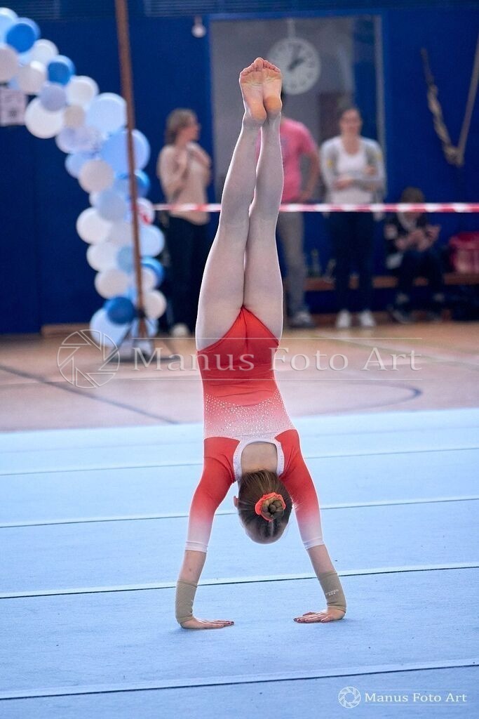 2024-04-30-2-2-A-DSC00575 | Professionelle Sportfotografie in Hamburg, Schleswig-Holstein und Niedersachsen – spezialisiert auf Rhönrad, Geräteturnen, Leistungsturnen und rhythmische Sportgymnastik. Bundesweite Begleitung von Rhönrad-Events. Jetzt Sport-Fotos - Realisiert mit Pictrs.com