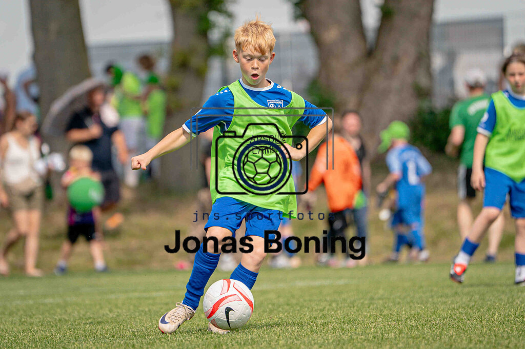 Fußball I E-Junioren I Saison 2025-2026 I OM-Cup Lüsche I Samstag  I 22904 | jns.sportfotos - Realisiert mit Pictrs.com