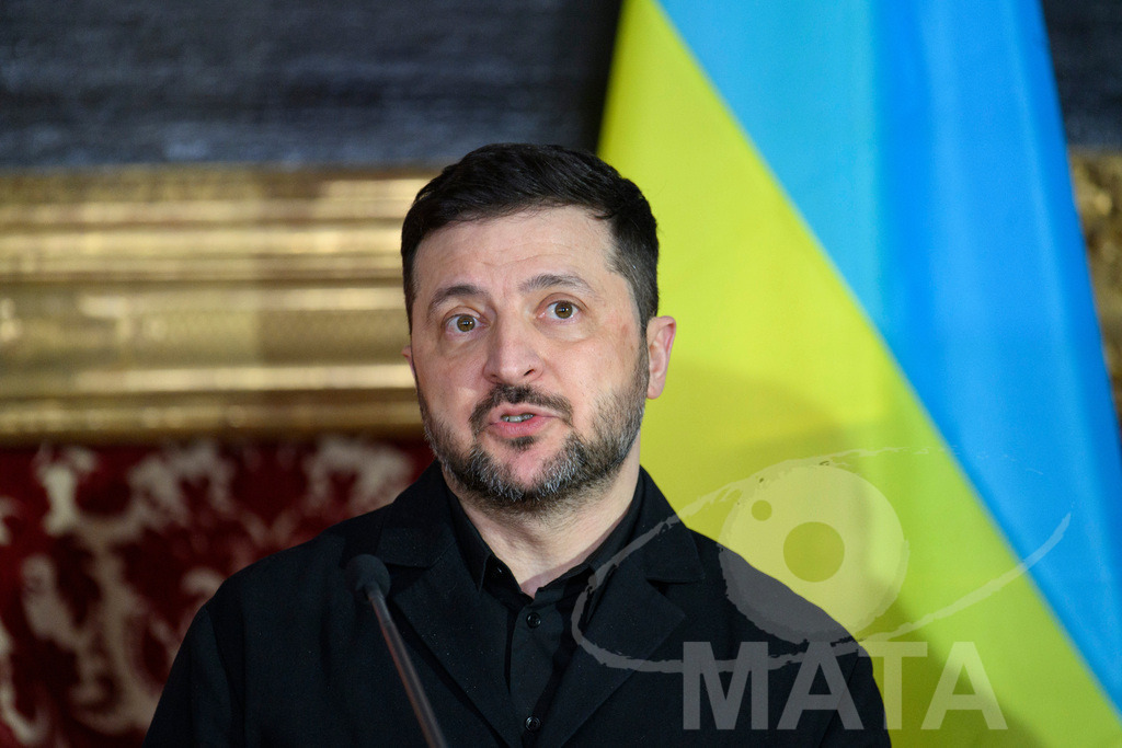 _DWA0441 | Politiker Wolodymyr Selenskyj, Präsident der Ukraine, iwährend eines Pressestatements in der Münchner Residenz vor der Verleihung des Ewald-von-Kleist-Preises.Der diesjährige Ewald-von-Kleist-Preis wird am Rande der Münchner Sicherheitskonferenz 2026 an das ukrainische Volk vergeben. München, 14.02.2026 Bayern Deutschland - Realized with Pictrs.com